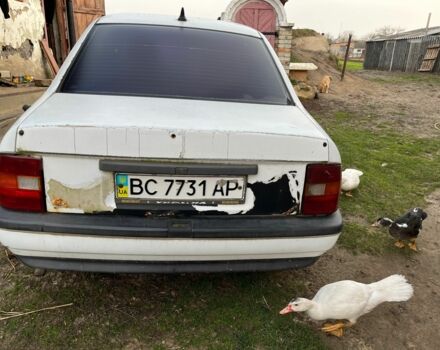 Белый Опель Вектра, объемом двигателя 2 л и пробегом 300 тыс. км за 800 $, фото 2 на Automoto.ua