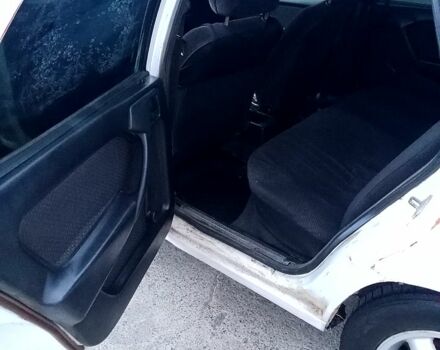 Белый Опель Вектра, объемом двигателя 1.6 л и пробегом 123 тыс. км за 1250 $, фото 8 на Automoto.ua