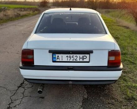 Белый Опель Вектра, объемом двигателя 2 л и пробегом 360 тыс. км за 1400 $, фото 5 на Automoto.ua