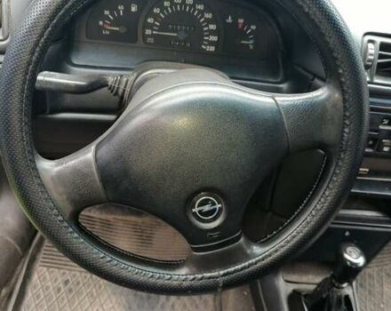 Білий Опель Вектра, об'ємом двигуна 1.7 л та пробігом 512 тис. км за 987 $, фото 3 на Automoto.ua