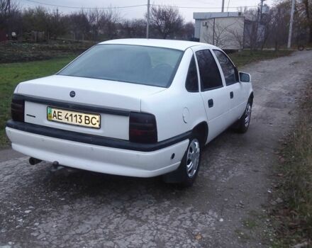 Белый Опель Вектра, объемом двигателя 0 л и пробегом 180 тыс. км за 1300 $, фото 5 на Automoto.ua