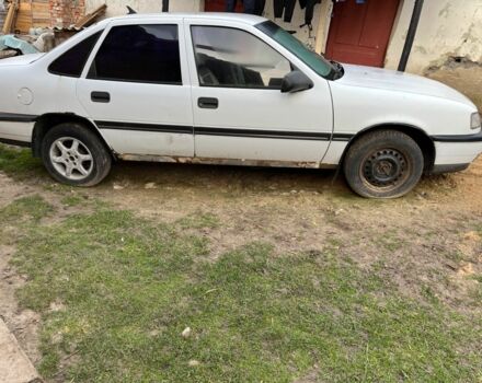 Белый Опель Вектра, объемом двигателя 2 л и пробегом 300 тыс. км за 800 $, фото 1 на Automoto.ua