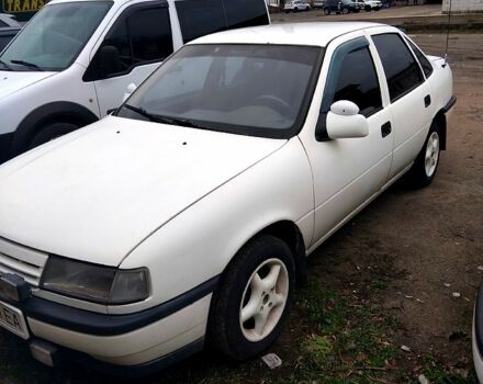 Белый Опель Вектра, объемом двигателя 1.8 л и пробегом 300 тыс. км за 900 $, фото 2 на Automoto.ua