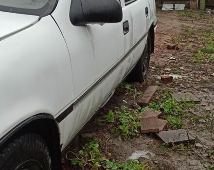 Белый Опель Вектра, объемом двигателя 0 л и пробегом 300 тыс. км за 1420 $, фото 2 на Automoto.ua