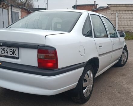 Белый Опель Вектра, объемом двигателя 1.8 л и пробегом 250 тыс. км за 1250 $, фото 6 на Automoto.ua