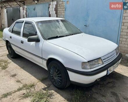 Белый Опель Вектра, объемом двигателя 1.6 л и пробегом 300 тыс. км за 1350 $, фото 18 на Automoto.ua