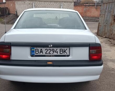 Белый Опель Вектра, объемом двигателя 1.8 л и пробегом 250 тыс. км за 1250 $, фото 5 на Automoto.ua