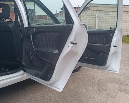 Белый Опель Вектра, объемом двигателя 1.8 л и пробегом 250 тыс. км за 1250 $, фото 18 на Automoto.ua