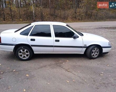Белый Опель Вектра, объемом двигателя 2 л и пробегом 220 тыс. км за 1600 $, фото 7 на Automoto.ua