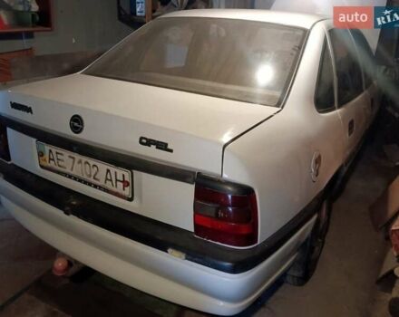 Опель Вектра 1993 у Кривому Розі на Automoto.ua Білий Опель Вектра, об'ємом двигуна 1.7 л та пробігом 500 тис. км за 2300 $, фото 2 на Automoto.ua