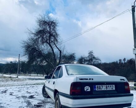 Белый Опель Вектра, объемом двигателя 1.7 л и пробегом 320 тыс. км за 1100 $, фото 4 на Automoto.ua