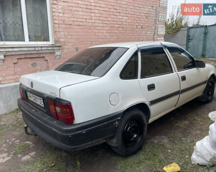 Белый Опель Вектра, объемом двигателя 1.8 л и пробегом 420 тыс. км за 1400 $, фото 1 на Automoto.ua