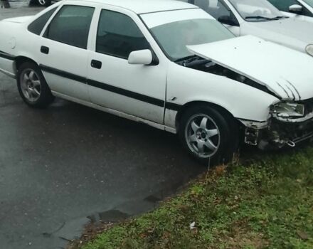 Белый Опель Вектра, объемом двигателя 0 л и пробегом 300 тыс. км за 709 $, фото 2 на Automoto.ua