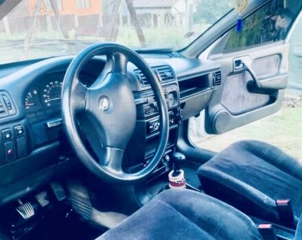 Белый Опель Вектра, объемом двигателя 1.7 л и пробегом 320 тыс. км за 1100 $, фото 7 на Automoto.ua