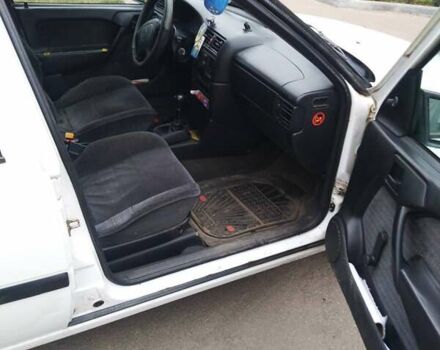 Белый Опель Вектра, объемом двигателя 1.8 л и пробегом 432 тыс. км за 2490 $, фото 6 на Automoto.ua