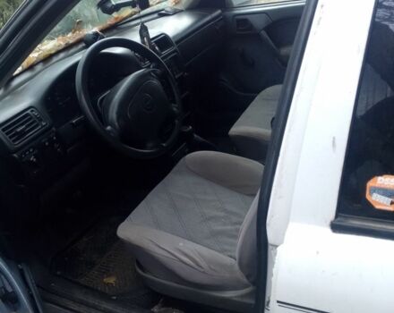 Белый Опель Вектра, объемом двигателя 2 л и пробегом 287 тыс. км за 1200 $, фото 4 на Automoto.ua