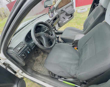 Белый Опель Вектра, объемом двигателя 1.8 л и пробегом 391 тыс. км за 1600 $, фото 16 на Automoto.ua