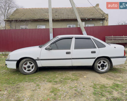 Белый Опель Вектра, объемом двигателя 1.8 л и пробегом 391 тыс. км за 1600 $, фото 3 на Automoto.ua