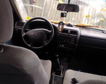 Белый Опель Вектра, объемом двигателя 2 л и пробегом 287 тыс. км за 1200 $, фото 1 на Automoto.ua