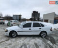 Белый Опель Вектра, объемом двигателя 1.7 л и пробегом 365 тыс. км за 1699 $, фото 4 на Automoto.ua