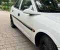 Белый Опель Вектра, объемом двигателя 1.6 л и пробегом 292 тыс. км за 999 $, фото 4 на Automoto.ua