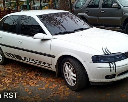 Білий Опель Вектра, об'ємом двигуна 2 л та пробігом 167 тис. км за 4000 $, фото 1 на Automoto.ua