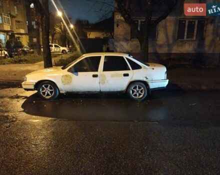 Белый Опель Вектра, объемом двигателя 1.6 л и пробегом 334 тыс. км за 900 $, фото 3 на Automoto.ua