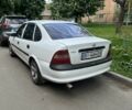 Белый Опель Вектра, объемом двигателя 1.6 л и пробегом 200 тыс. км за 1350 $, фото 1 на Automoto.ua