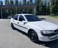 Белый Опель Вектра, объемом двигателя 1.6 л и пробегом 350 тыс. км за 1358 $, фото 9 на Automoto.ua