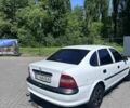 Белый Опель Вектра, объемом двигателя 1.6 л и пробегом 350 тыс. км за 1358 $, фото 14 на Automoto.ua