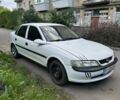 Белый Опель Вектра, объемом двигателя 1.6 л и пробегом 200 тыс. км за 1350 $, фото 3 на Automoto.ua