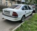 Белый Опель Вектра, объемом двигателя 1.6 л и пробегом 200 тыс. км за 1350 $, фото 4 на Automoto.ua
