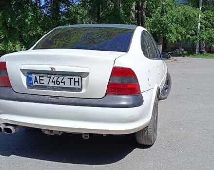 Белый Опель Вектра, объемом двигателя 2 л и пробегом 289 тыс. км за 2300 $, фото 1 на Automoto.ua