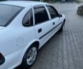 Белый Опель Вектра, объемом двигателя 1.8 л и пробегом 231 тыс. км за 2000 $, фото 2 на Automoto.ua
