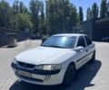 Белый Опель Вектра, объемом двигателя 1.6 л и пробегом 300 тыс. км за 1305 $, фото 1 на Automoto.ua