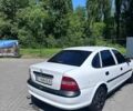 Белый Опель Вектра, объемом двигателя 1.6 л и пробегом 350 тыс. км за 1350 $, фото 14 на Automoto.ua