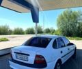 Белый Опель Вектра, объемом двигателя 1.6 л и пробегом 0 тыс. км за 1400 $, фото 4 на Automoto.ua