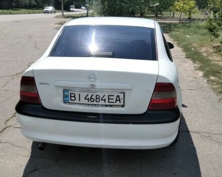Білий Опель Вектра, об'ємом двигуна 1.6 л та пробігом 480 тис. км за 1000 $, фото 4 на Automoto.ua