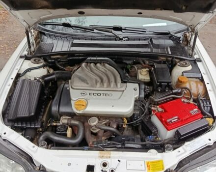 Белый Опель Вектра, объемом двигателя 1.6 л и пробегом 130 тыс. км за 2300 $, фото 6 на Automoto.ua