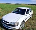 Белый Опель Вектра, объемом двигателя 1.8 л и пробегом 375 тыс. км за 1900 $, фото 2 на Automoto.ua