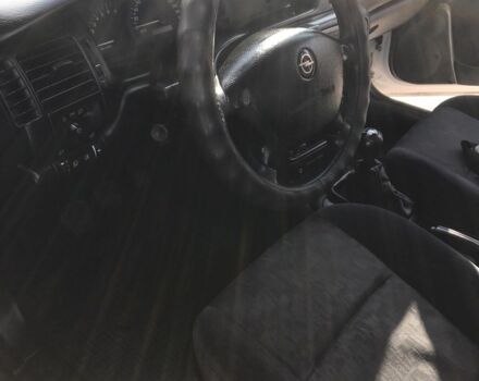 Белый Опель Вектра, объемом двигателя 1.8 л и пробегом 360 тыс. км за 2500 $, фото 11 на Automoto.ua