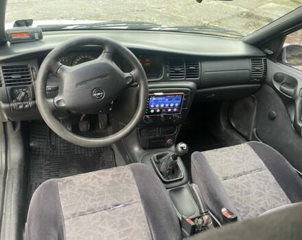 Білий Опель Вектра, об'ємом двигуна 2 л та пробігом 320 тис. км за 1800 $, фото 7 на Automoto.ua