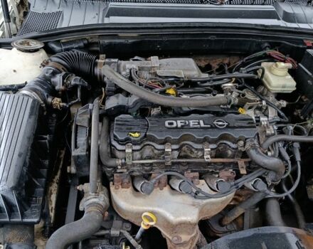 Белый Опель Вектра, объемом двигателя 2 л и пробегом 111 тыс. км за 1750 $, фото 5 на Automoto.ua