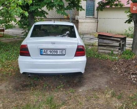 Белый Опель Вектра, объемом двигателя 1.8 л и пробегом 444 тыс. км за 3500 $, фото 9 на Automoto.ua