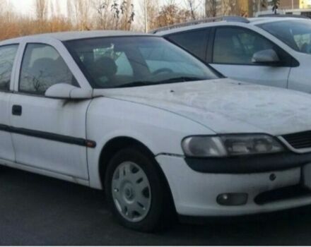 Белый Опель Вектра, объемом двигателя 1.8 л и пробегом 125 тыс. км за 3000 $, фото 1 на Automoto.ua