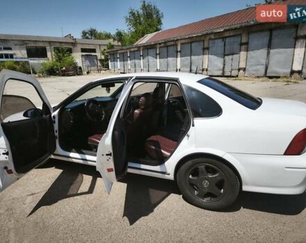 Белый Опель Вектра, объемом двигателя 1.8 л и пробегом 442 тыс. км за 3000 $, фото 1 на Automoto.ua