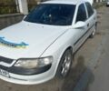 Опель Вектра 1998 у Чернівцях на Automoto.ua Білий Опель Вектра, об'ємом двигуна 1.6 л та пробігом 450 тис. км за 1650 $, фото 3 на Automoto.ua