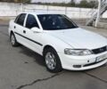 Белый Опель Вектра, объемом двигателя 1.8 л и пробегом 360 тыс. км за 2500 $, фото 1 на Automoto.ua
