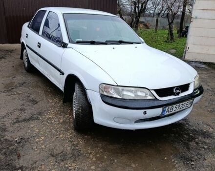 Белый Опель Вектра, объемом двигателя 2 л и пробегом 111 тыс. км за 1750 $, фото 1 на Automoto.ua
