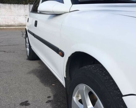 Белый Опель Вектра, объемом двигателя 1.8 л и пробегом 360 тыс. км за 2500 $, фото 7 на Automoto.ua